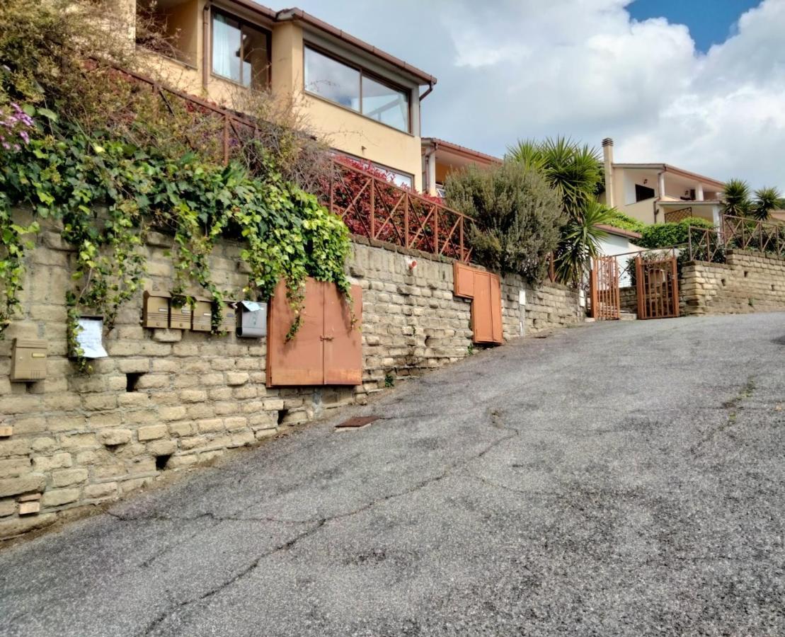 Sguardo Sul Lago Тревиньяно-Романо Экстерьер фото