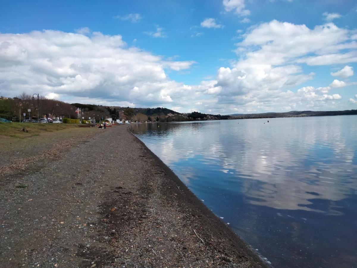 Апартаменты Sguardo Sul Lago Тревиньяно-Романо Экстерьер фото