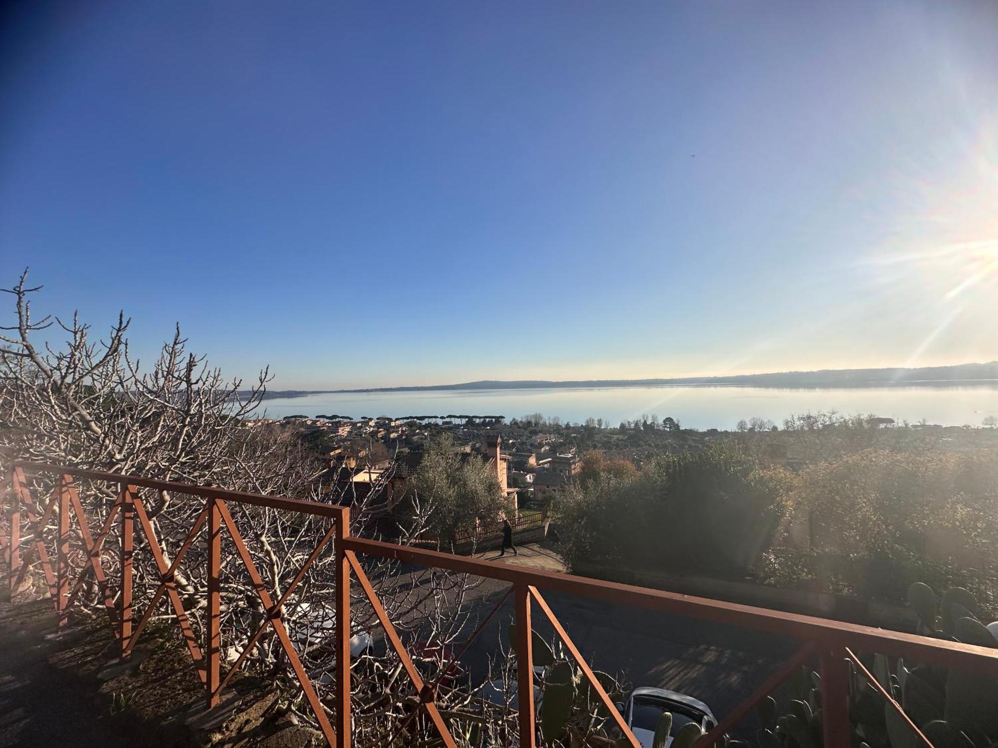 Sguardo Sul Lago Тревиньяно-Романо Экстерьер фото